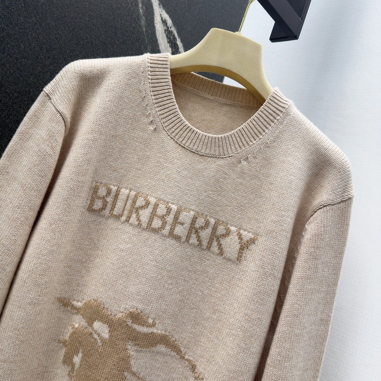 “Classic and Durable Feminine Outfits with Bur 25SS for Early Autumn” - 图片 3