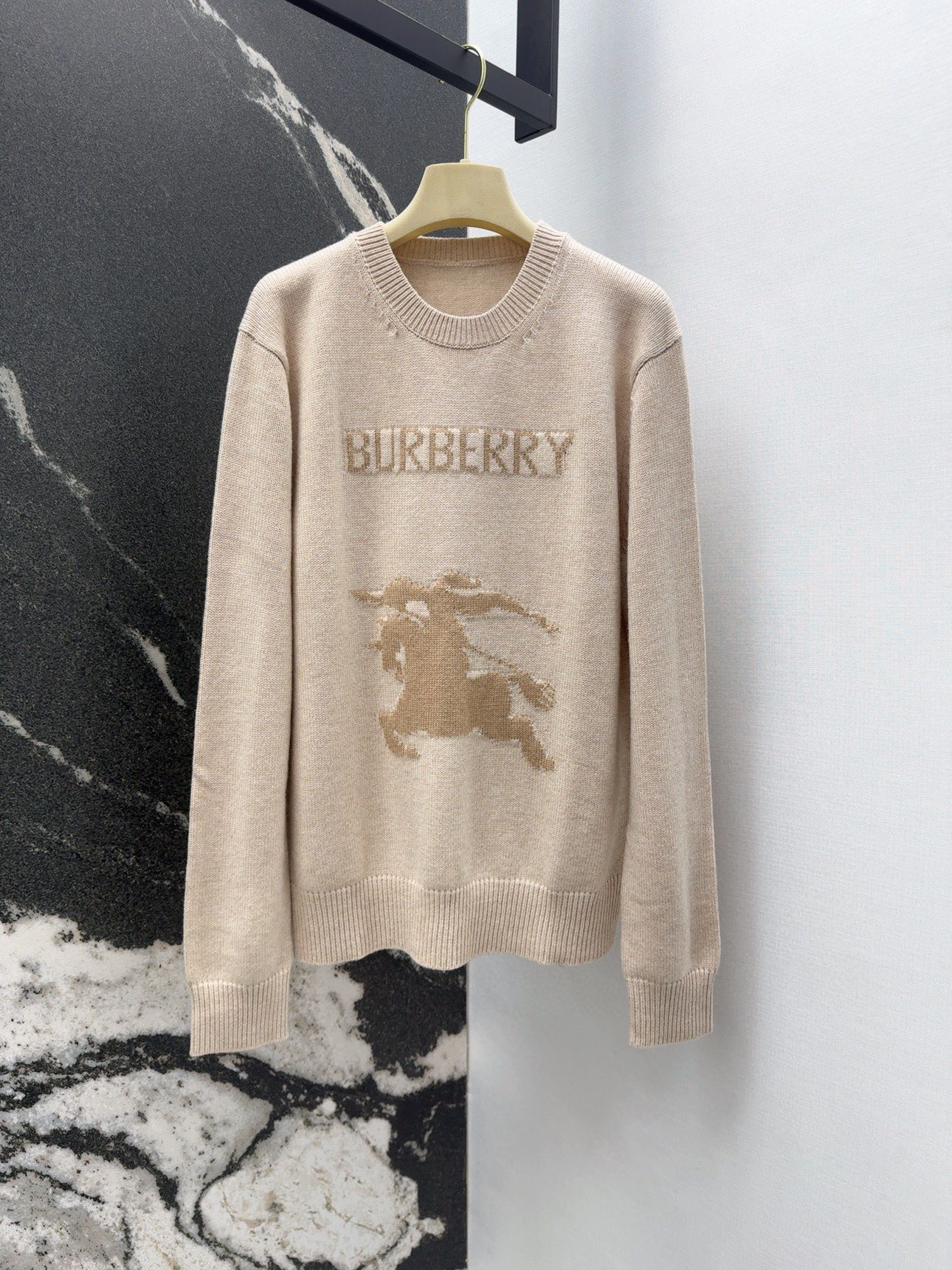 “Classic and Durable Feminine Outfits with Bur 25SS for Early Autumn” - 图片 1