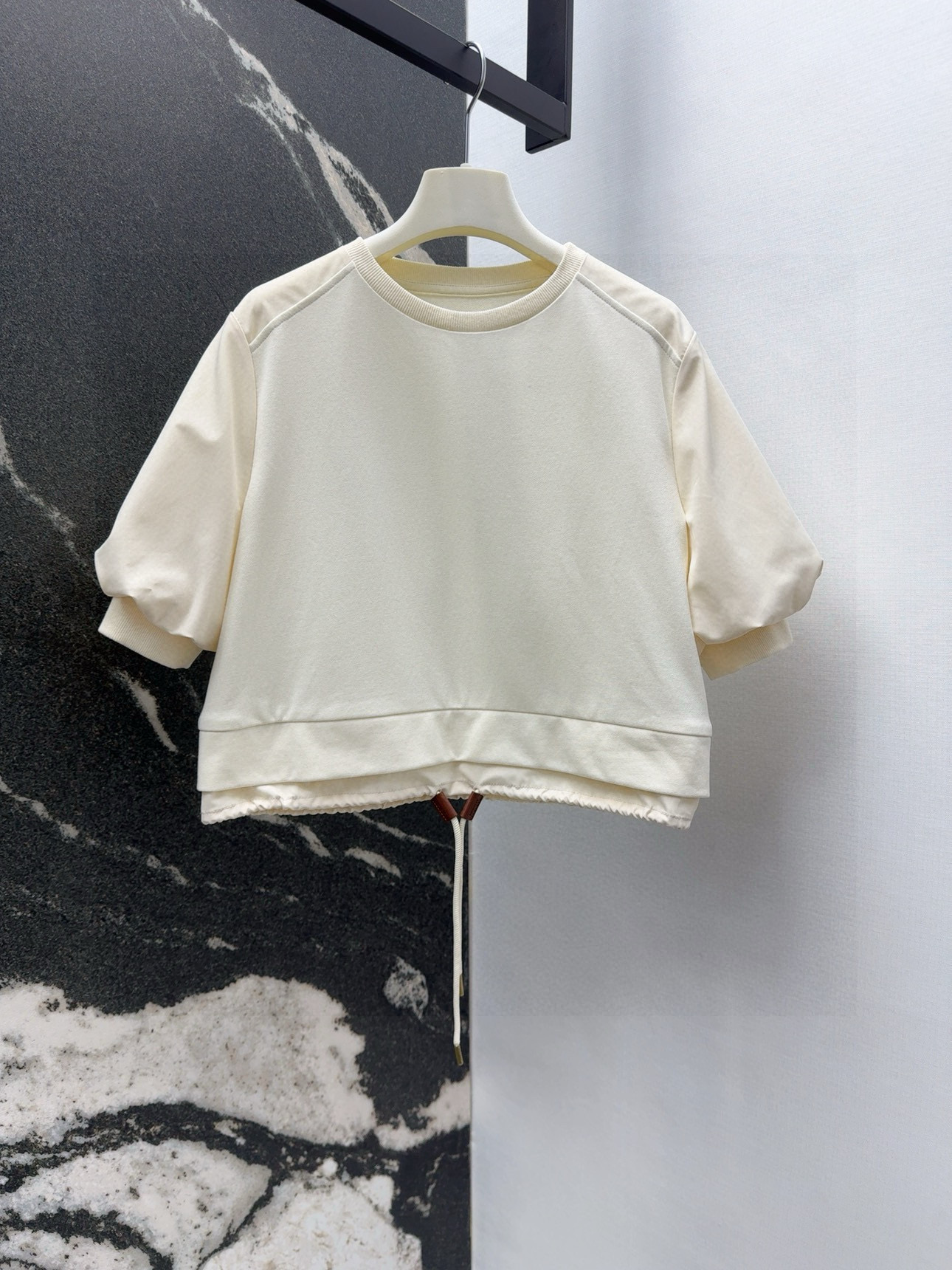 Women’s Suit with New Script Decoration and Loose Waist Shorts for Casual Style - 图片 2