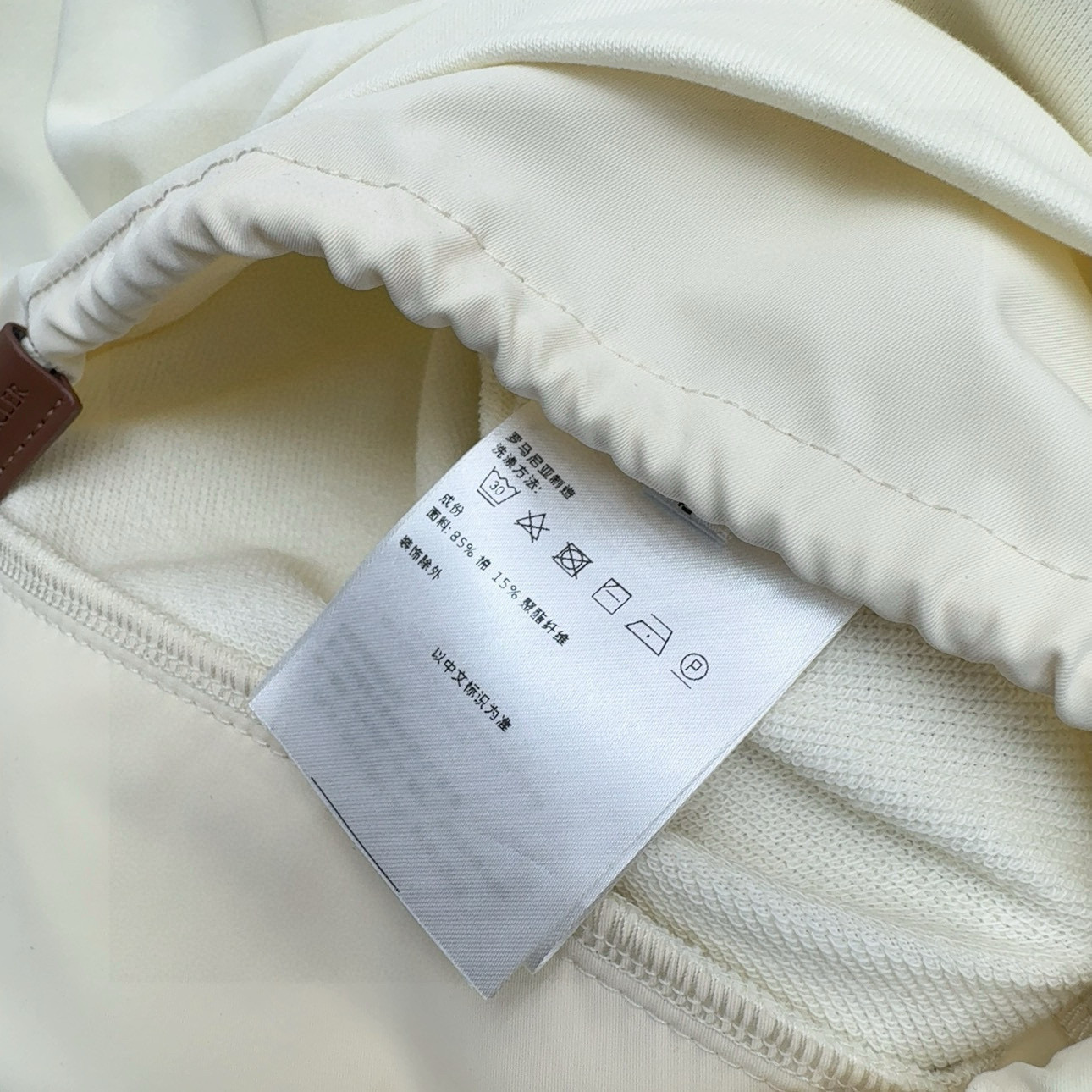 Women’s Suit with New Script Decoration and Loose Waist Shorts for Casual Style - 图片 8