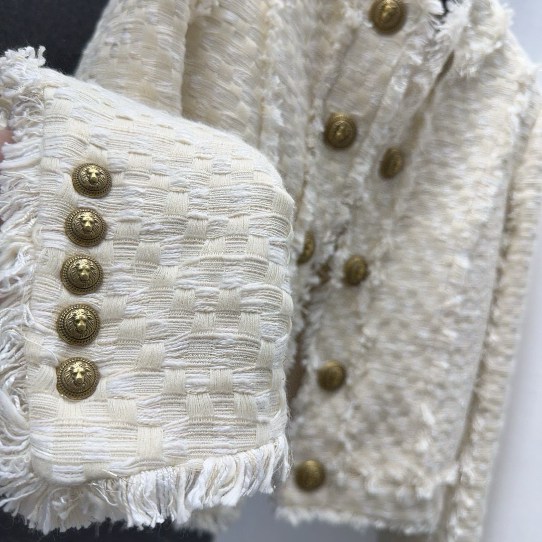 Stylish BAL 24SS Female Suit: First-rate Hard-core Design with Double-button Knitting - 图片 5