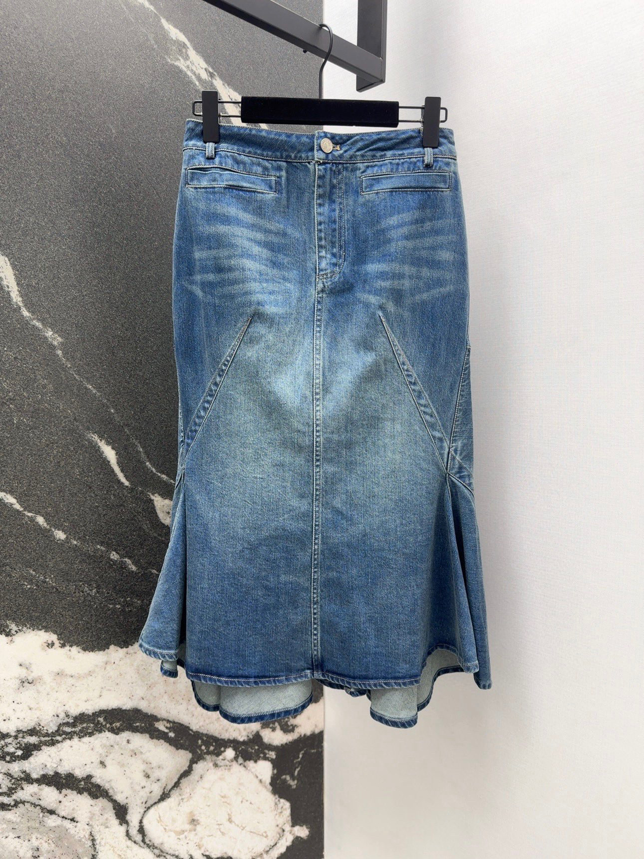 Title: P648 Scavenging Dress MCQ 25SS Summary Summary: Retro cowfish half-dress with high-butt-ass hips, blue-stone-washed cowboy face, and - 图片 1