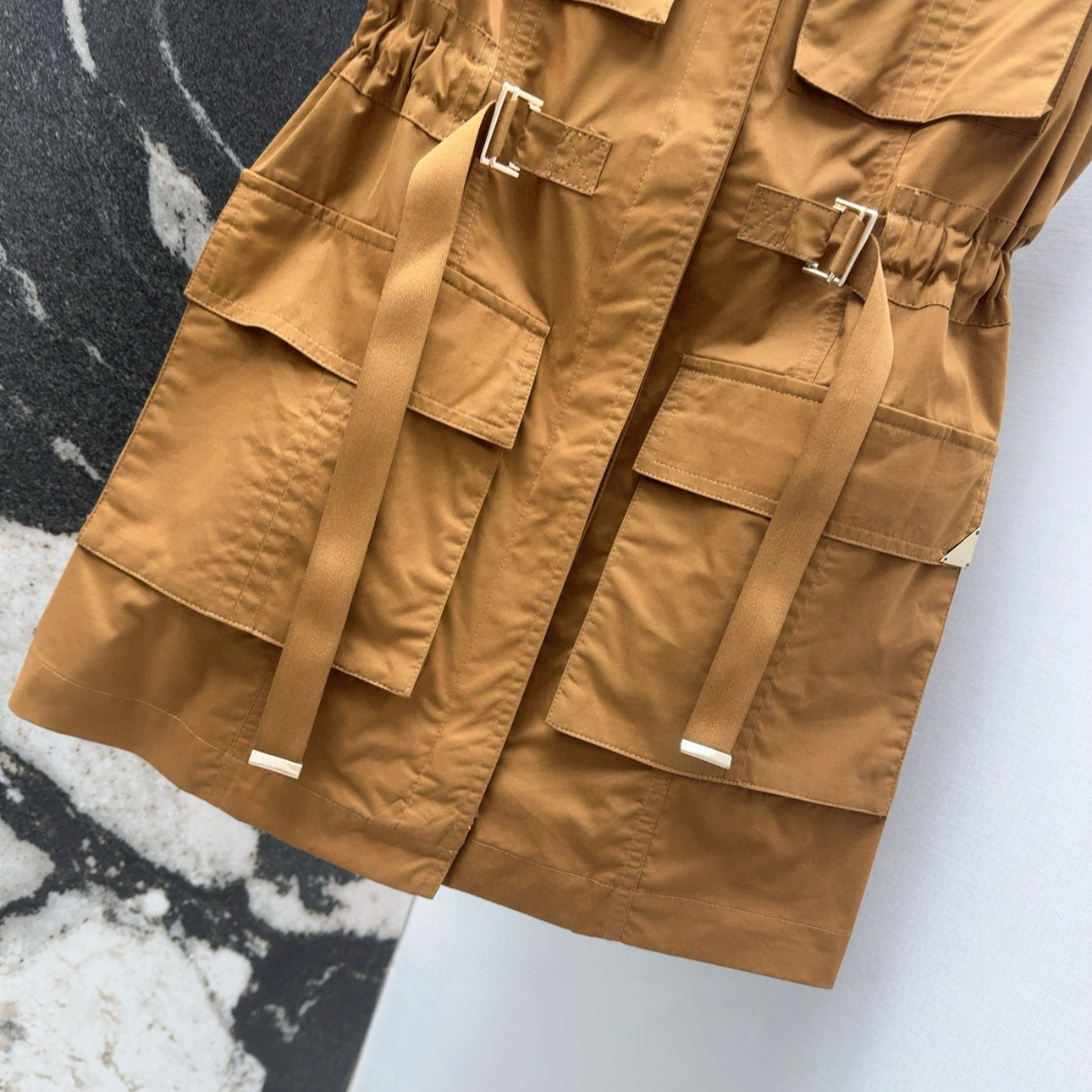Spring and Summer Fashion: Deconstructive Teenage Girl Garb with Molecular Airworker Dress Design - 图片 5