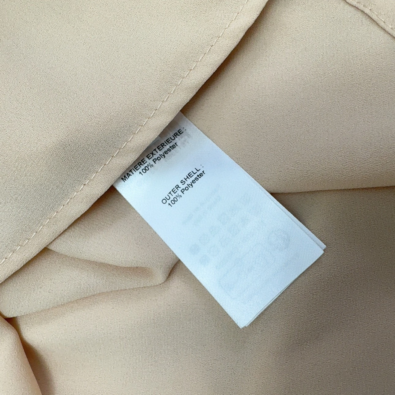 “Chic Women’s Suit with Cape-Flushed Shirts and Quality Fabrics” - 图片 8