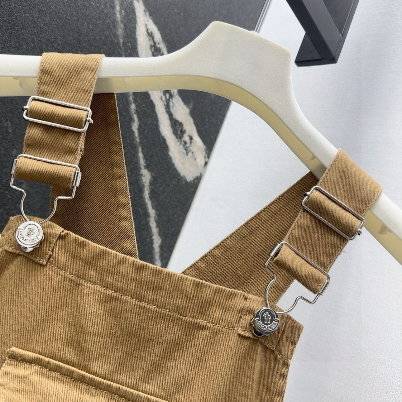 “Original Ferocious Dress: MC 25SS, P744 Packaged – Unveiling the Stylish and Bold Fashion Statement” - 图片 4