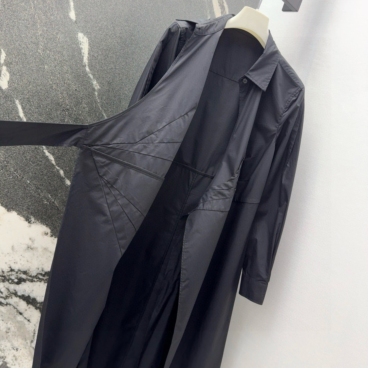 Title: Stylish One-Size-Fits-All Female Suit with Autumn Dress and Tie Summary: P672 suit includes lined dress and tie, perfect for a stylish and coordinated look. - 图片 6
