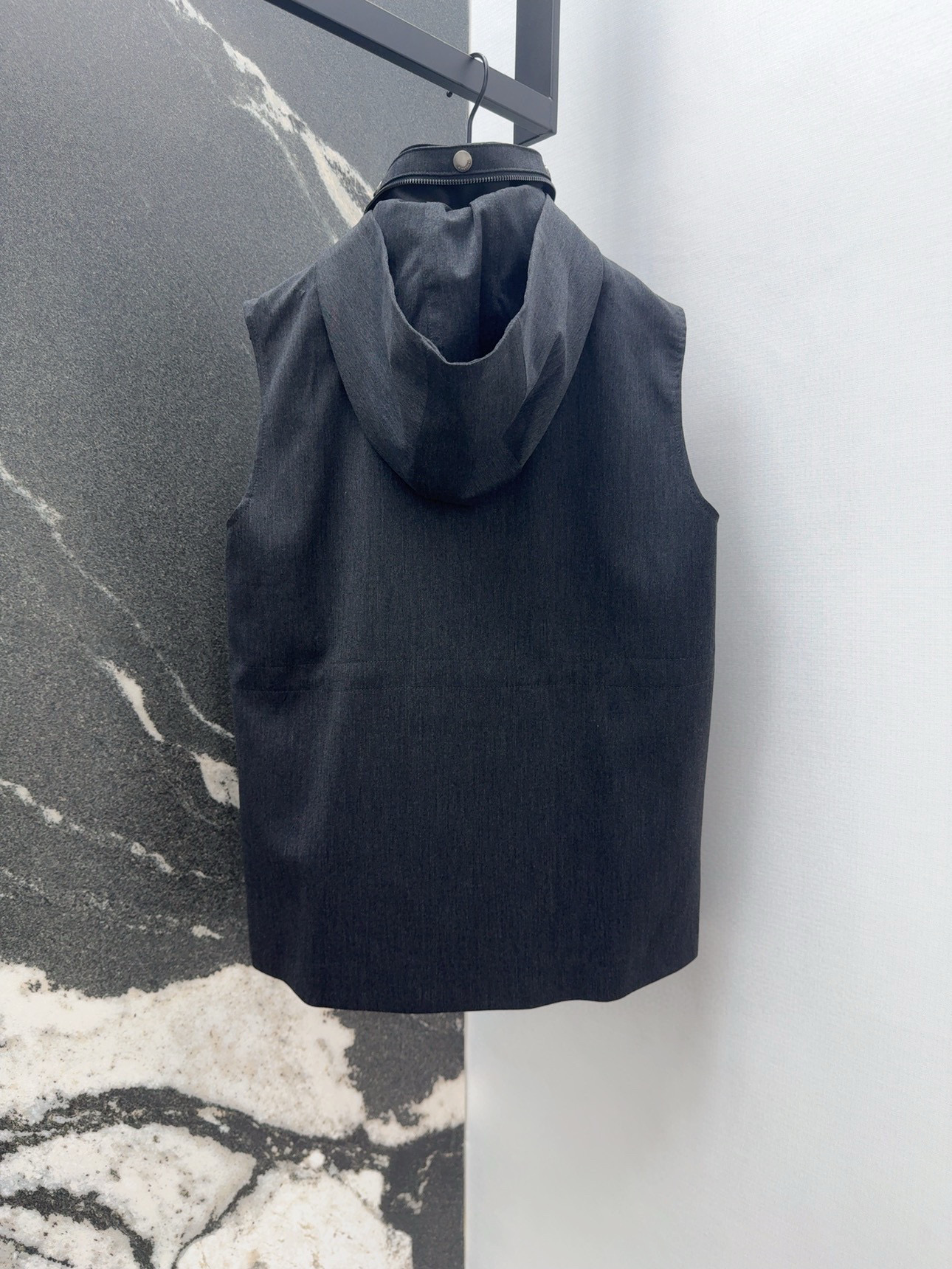 “Classic Logo Embroidered Autumn Coat with Feminine Design and Practical Features” - 图片 8