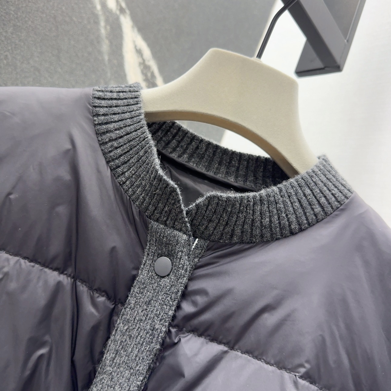 Luxurious Wool Tweed Female Suit with Self-Heating Function and Elegant Design for Fall and Winter Fashion Statement - 图片 4