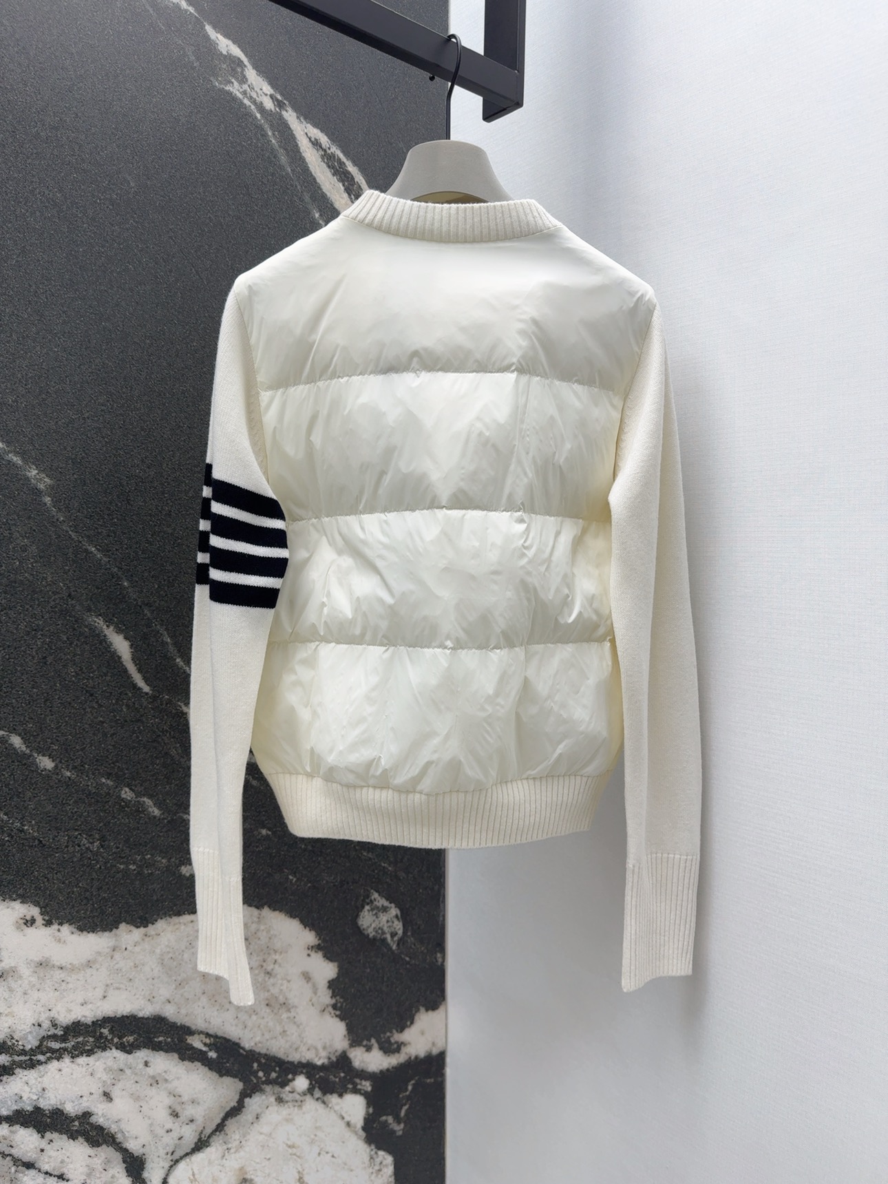 “Women’s Luxury Fall/Winter Suit Collection with Self-Heating Function and Elegant Design” - 图片 9