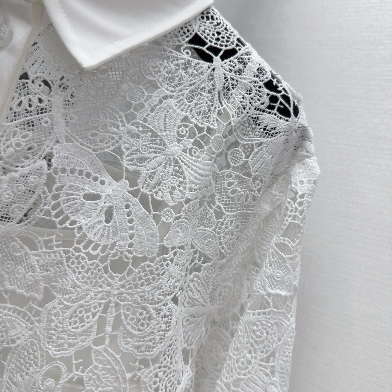 Title: P696 Original Scavenging Dress 25SS Butterfly Series Summary Summary: Elegant, romantic P696 dress with butterflies, laced shirts, and a special aroma, capturing hearts. - 图片 4