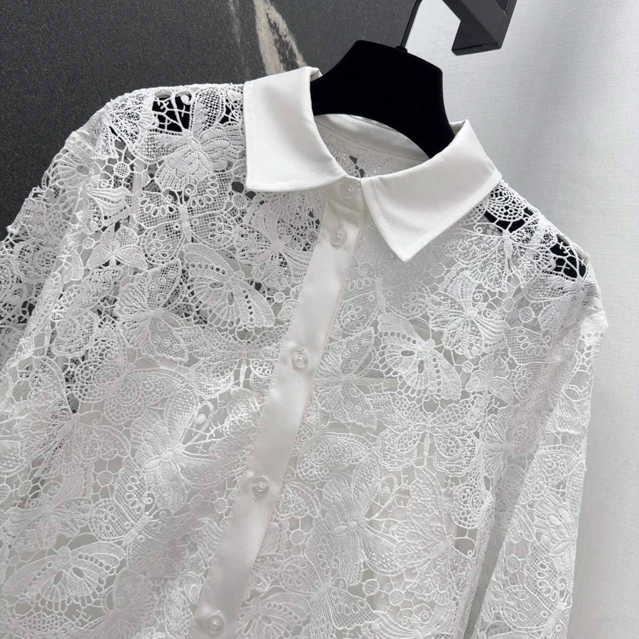 Title: P696 Original Scavenging Dress 25SS Butterfly Series Summary Summary: Elegant, romantic P696 dress with butterflies, laced shirts, and a special aroma, capturing hearts. - 图片 2