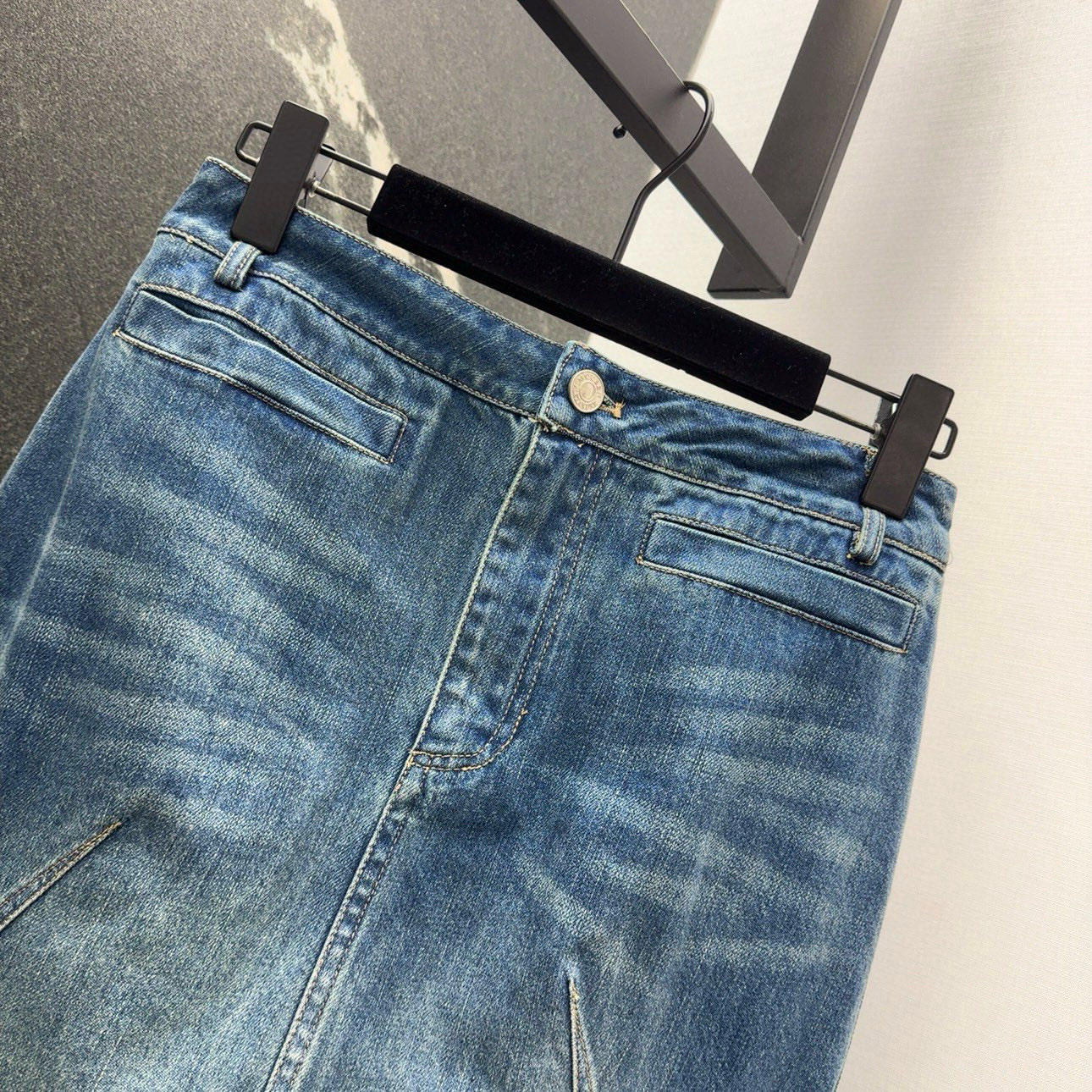 Title: Retro Cowfish Half-Dress with Unique Details – P648 Scavenging Dress Summary: High-butt-ass hips dress with blue-stone-washed cowboy face, stylish and self-t - 图片 3