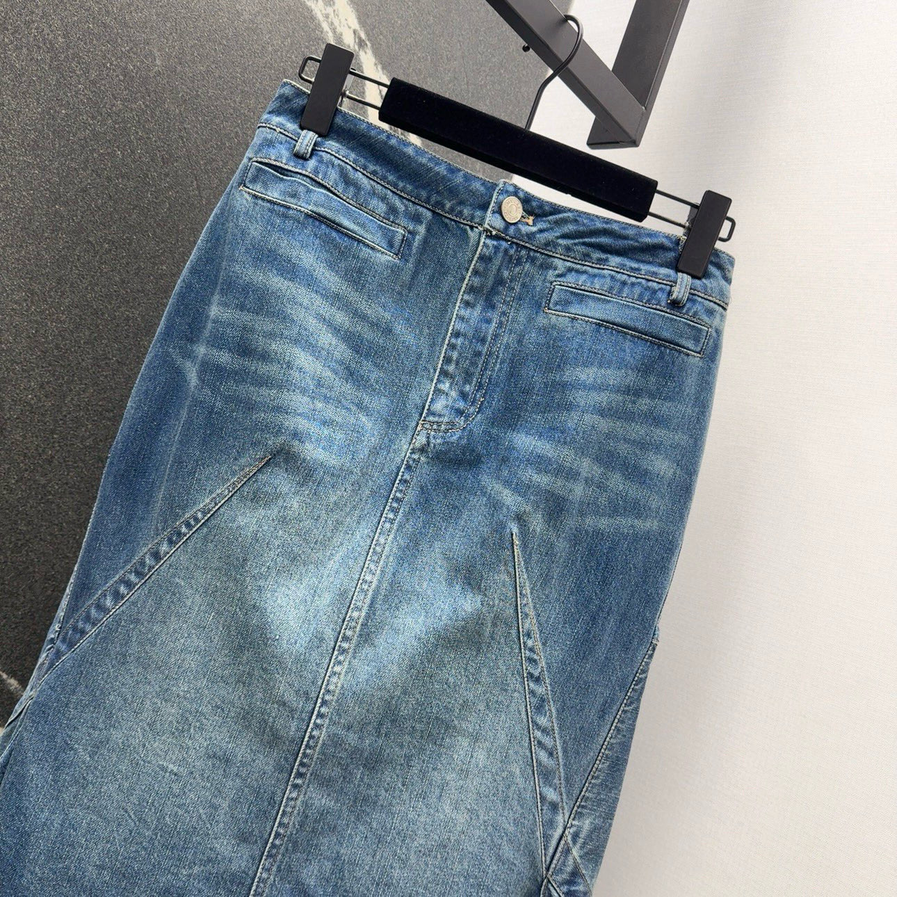 Title: Retro Cowfish Half-Dress with Unique Details – P648 Scavenging Dress Summary: High-butt-ass hips dress with blue-stone-washed cowboy face, stylish and self-t - 图片 2