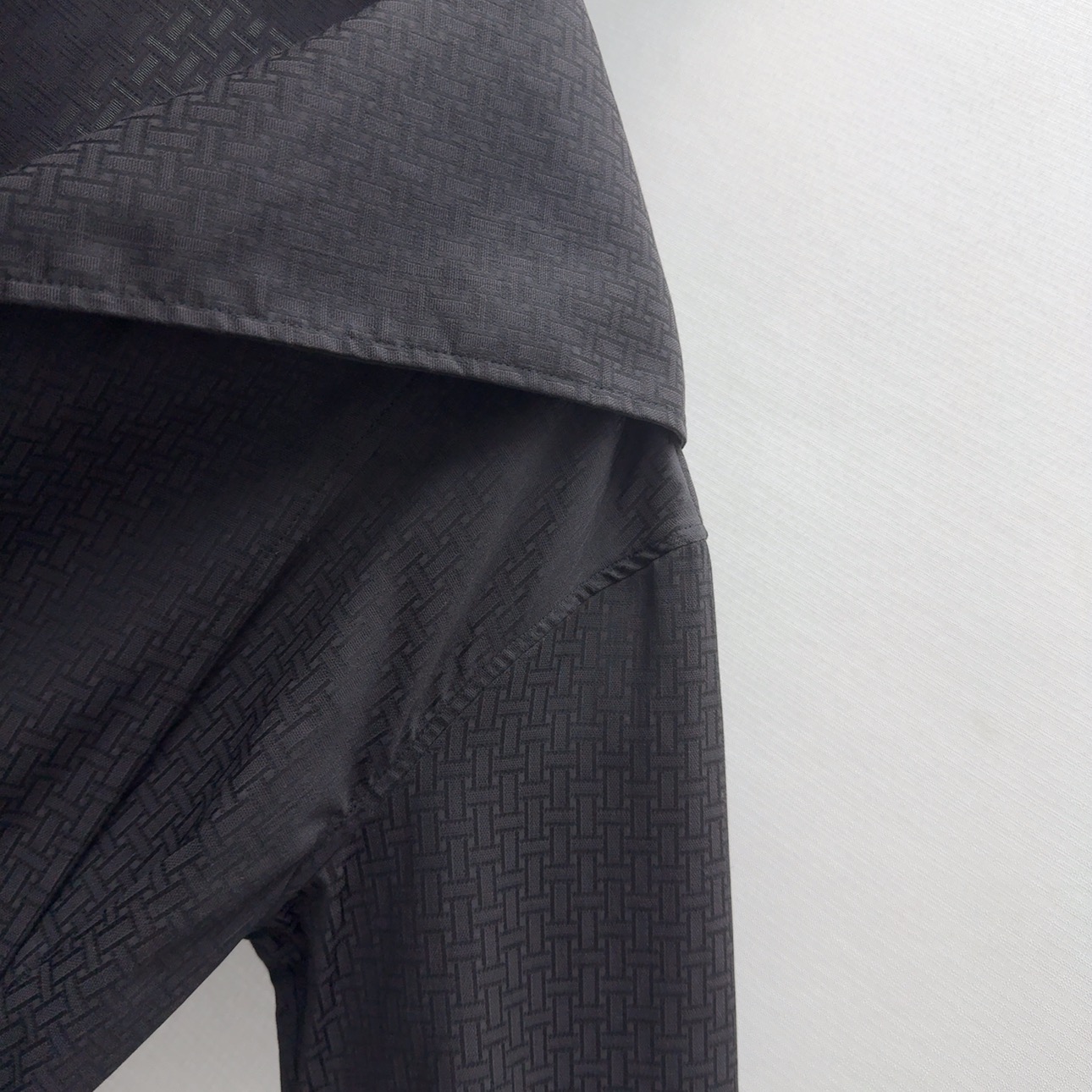 “Autumn Women’s Clothes: Wind-Tie Dress with Cuff Cuffs for Handling Atmospheric Pressure – 25SS Fashion” - 图片 4