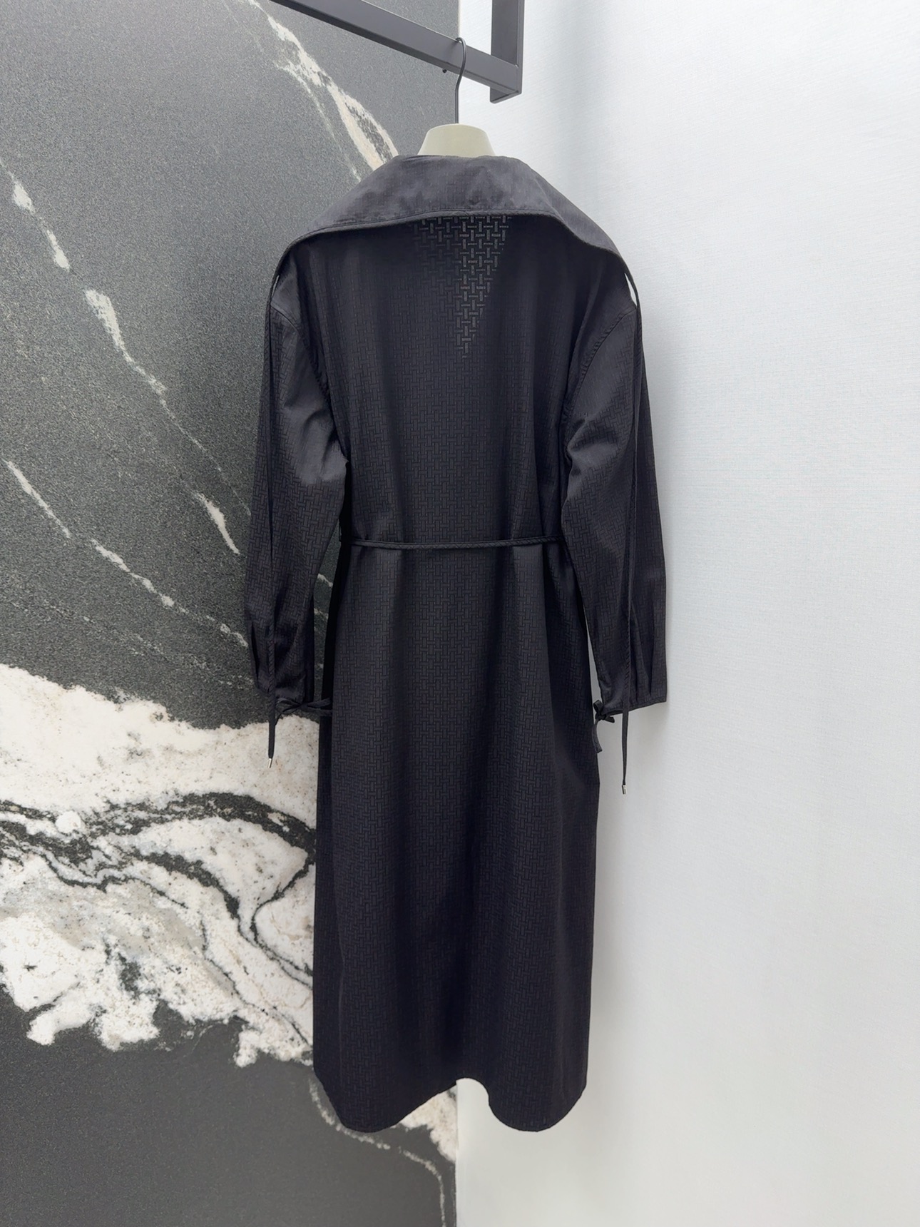 “Autumn Women’s Clothes: Wind-Tie Dress with Cuff Cuffs for Handling Atmospheric Pressure – 25SS Fashion” - 图片 9