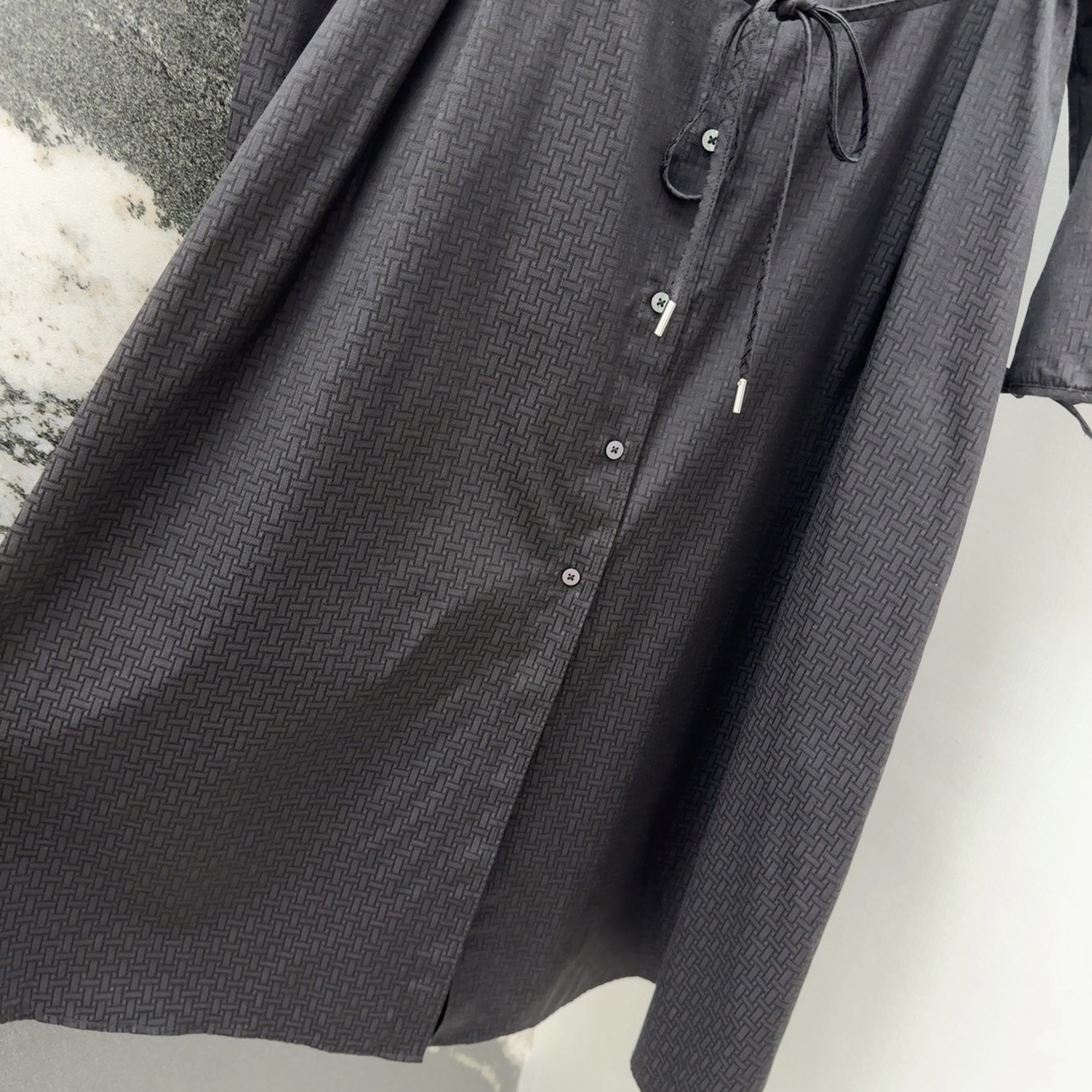 “Autumn Women’s Clothes: Wind-Tie Dress with Cuff Cuffs for Handling Atmospheric Pressure – 25SS Fashion” - 图片 7