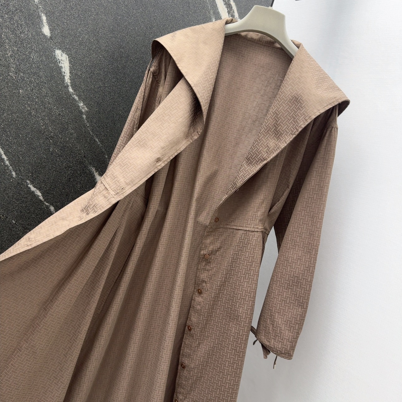 “Fall New H-Winded Women’s Clothing with Precision Design for Positioning and Pressure Treatment” - 图片 7
