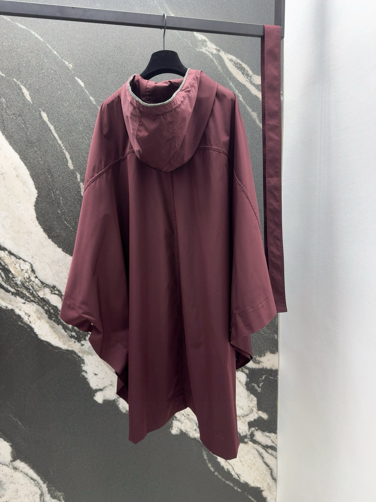 “Autumn Fresh Squawk Dress Collection: Inclusive Styles with Custom Waterproof Technology” - 图片 9