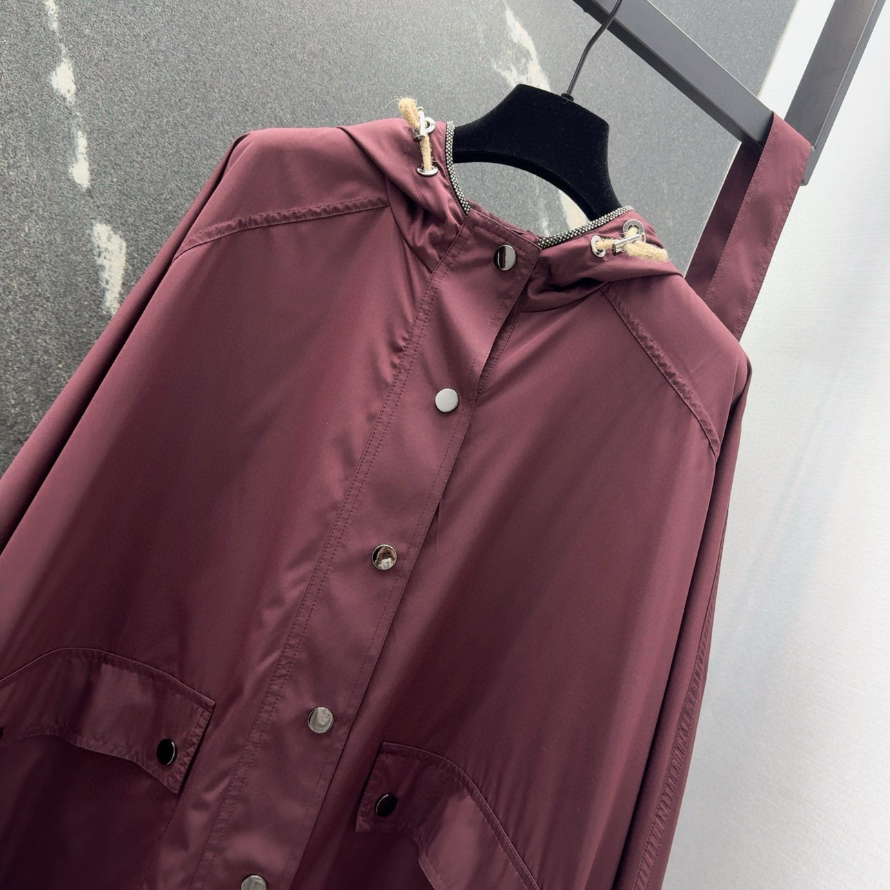 “Autumn Fresh Squawk Dress Collection: Inclusive Styles with Custom Waterproof Technology” - 图片 2