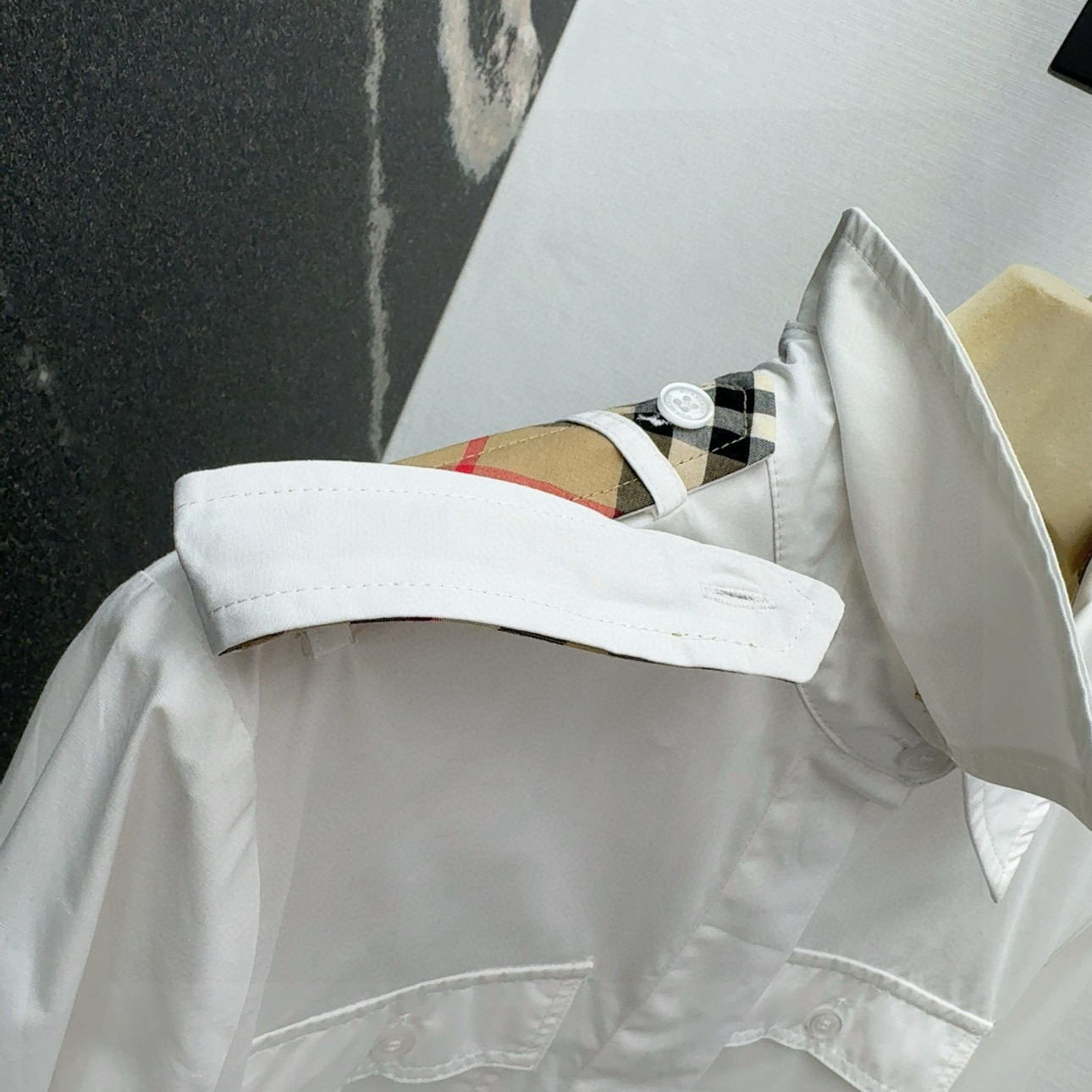 Luxurious Stylish Female Workwear: Spring & Summer Collection with Classic Designs and High-Quality Materials - 图片 5