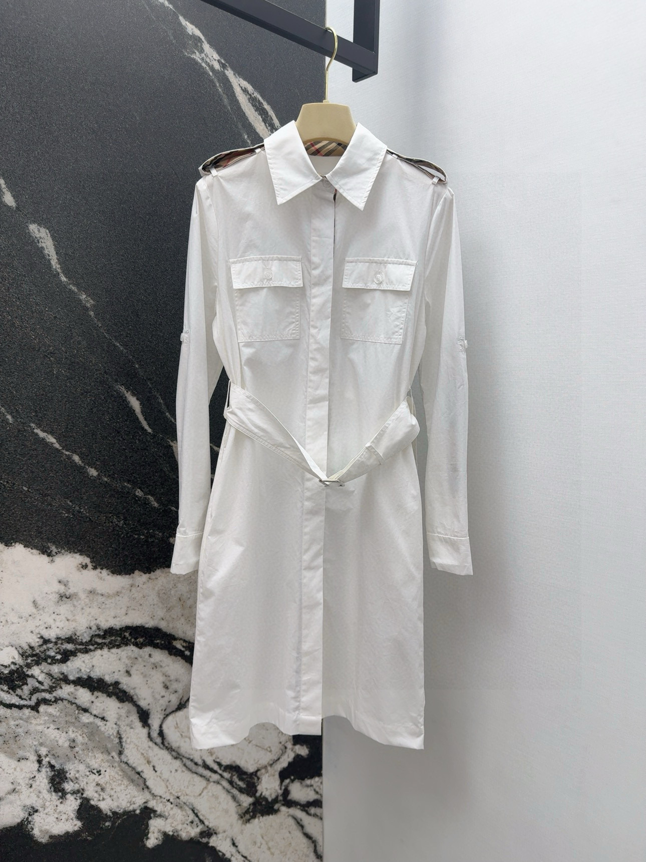 Luxurious Stylish Female Workwear: Spring & Summer Collection with Classic Designs and High-Quality Materials - 图片 2