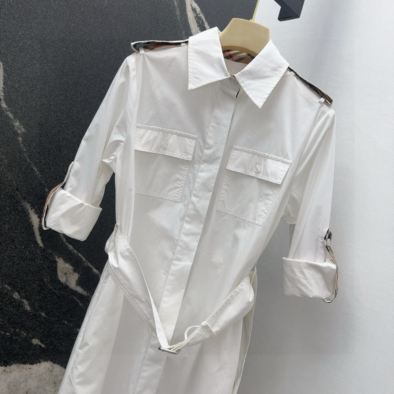 Luxurious Stylish Female Workwear: Spring & Summer Collection with Classic Designs and High-Quality Materials - 图片 3
