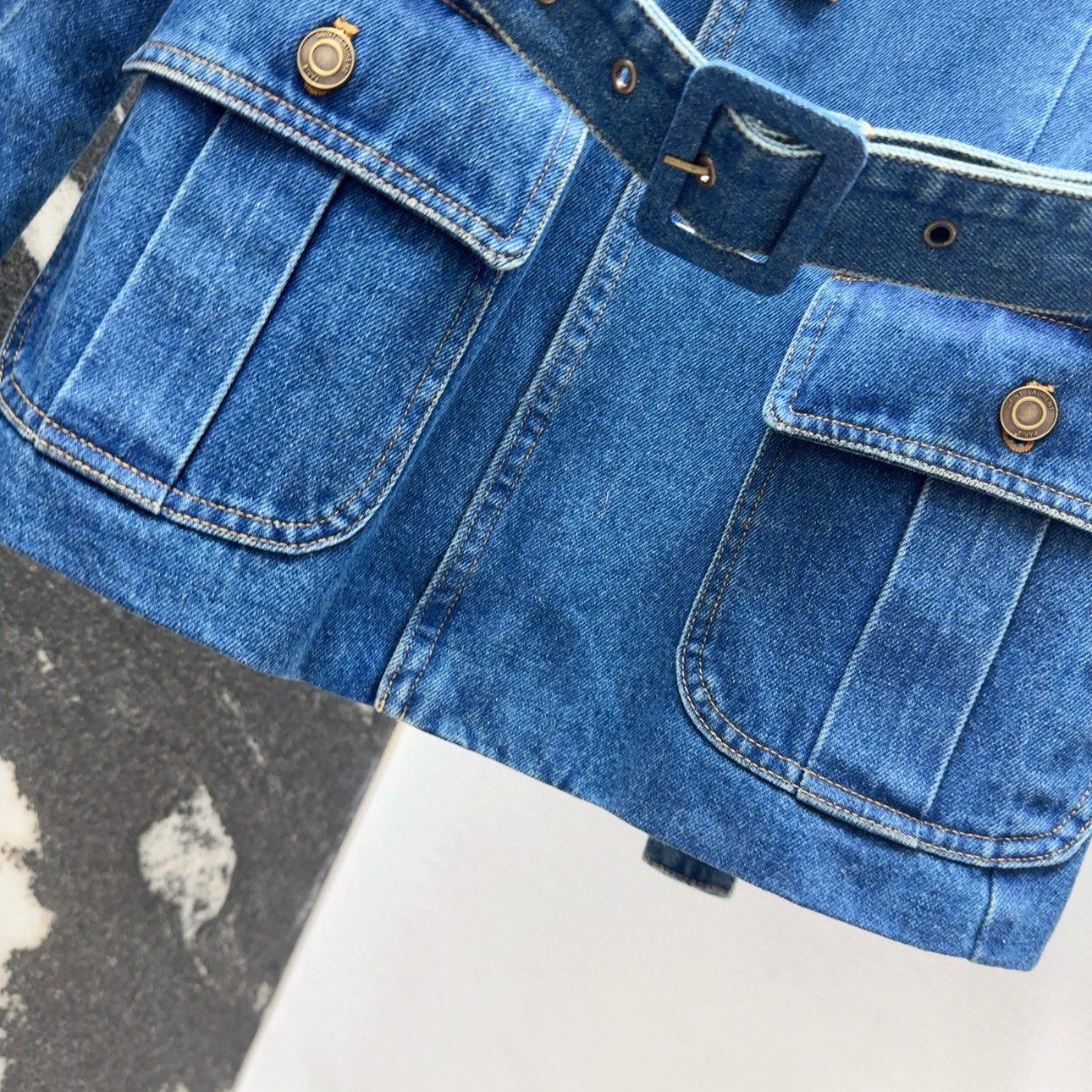 Title: Fashion Outfit: SLP Dress, Cowboy Jacket, Four-Port Bag, Custom Jeans, and Belt. - 图片 5
