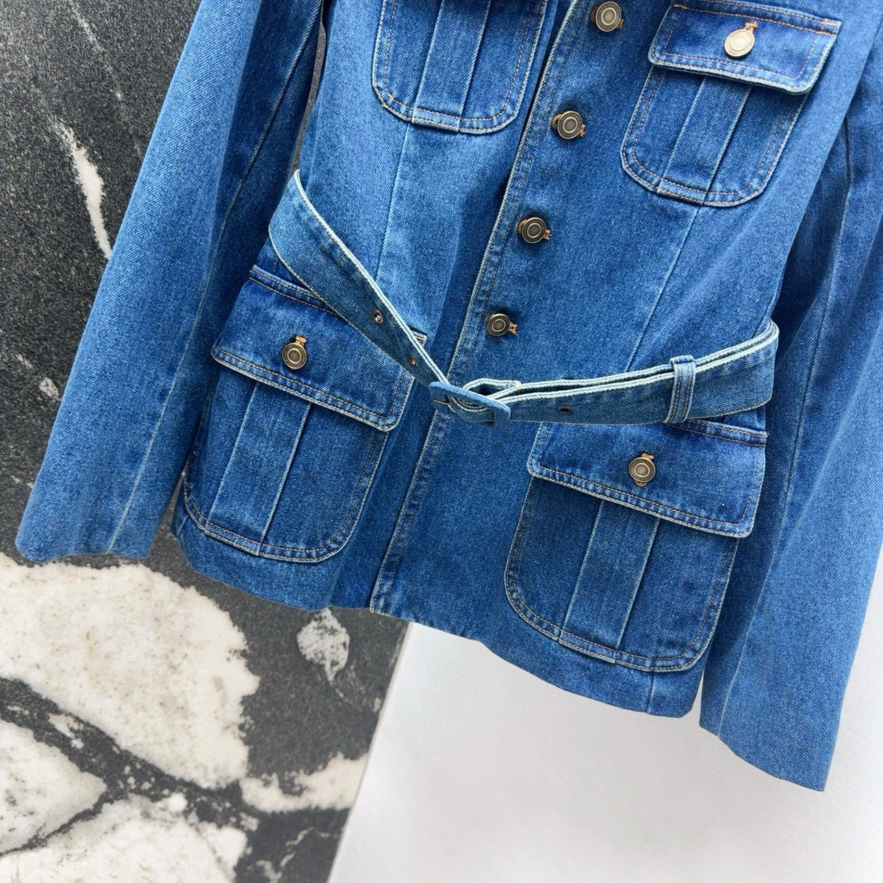 Title: Fashion Outfit: SLP Dress, Cowboy Jacket, Four-Port Bag, Custom Jeans, and Belt. - 图片 4