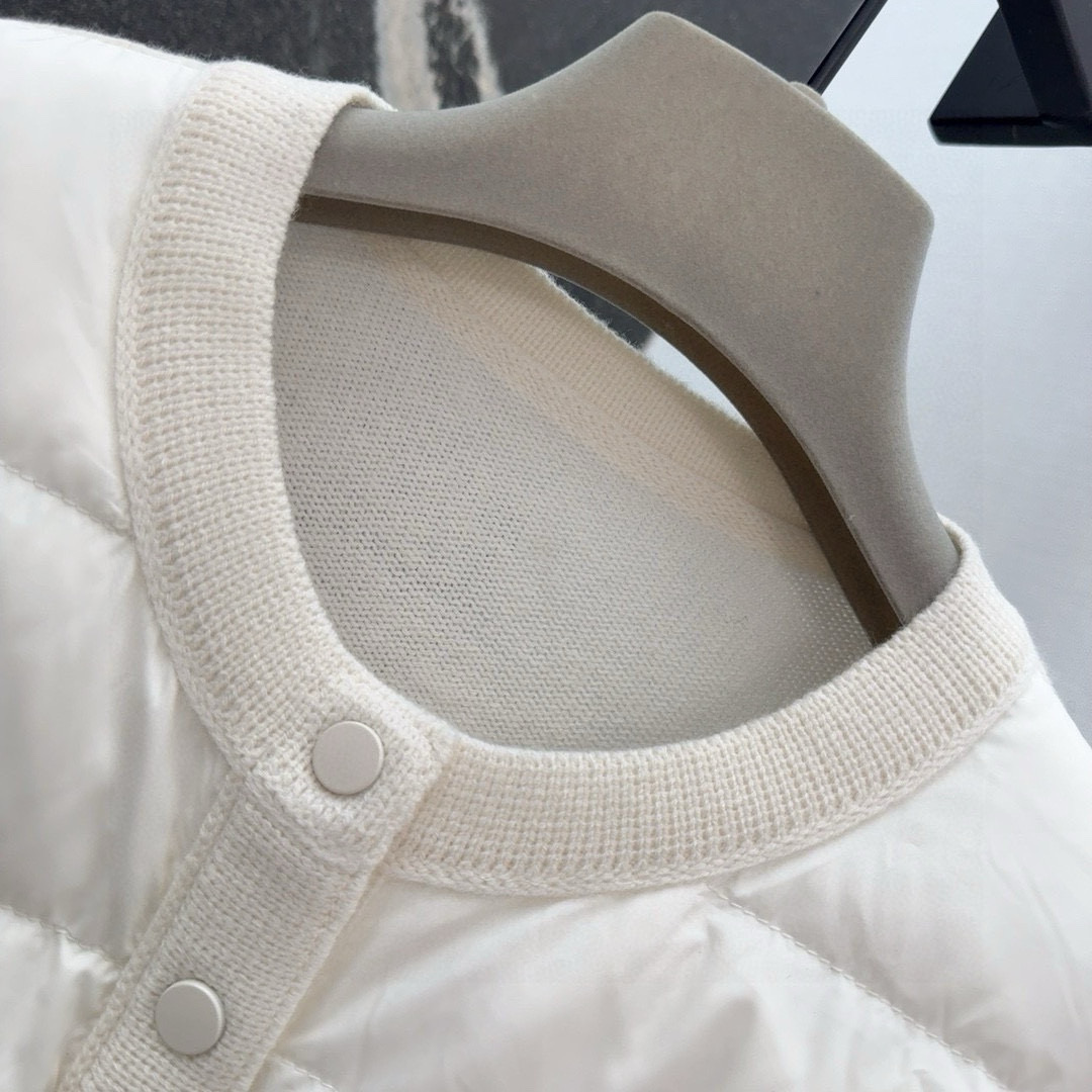 “Women’s One-Size-Fits-All Suit with Dust-Proof Bag and Self-Heating Warmer – Winter Collection” - 图片 3