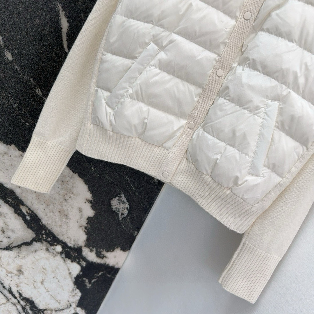 “Women’s One-Size-Fits-All Suit with Dust-Proof Bag and Self-Heating Warmer – Winter Collection” - 图片 4