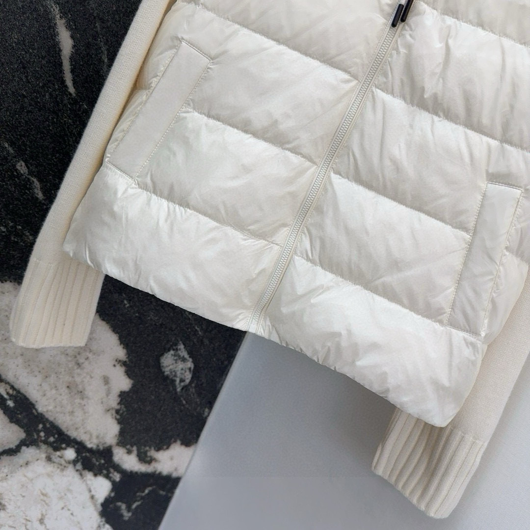 Luxurious and Functional P1176 Wool Puddle Outfit with Self-Heating and Elegant Design – National Flag Collection - 图片 6