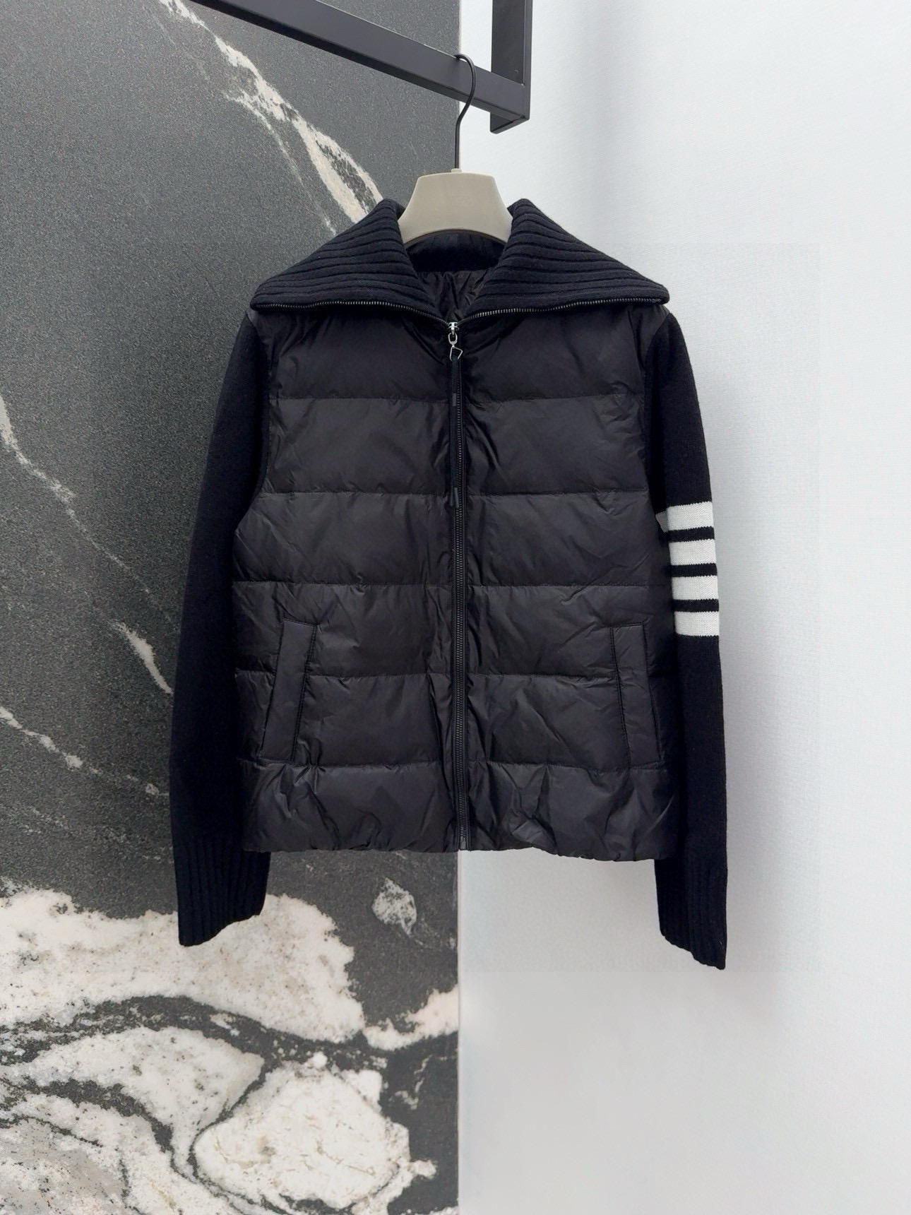 Luxurious One-Size-Fits-All Outfit with Self-Heating and Elegant Design - 图片 1