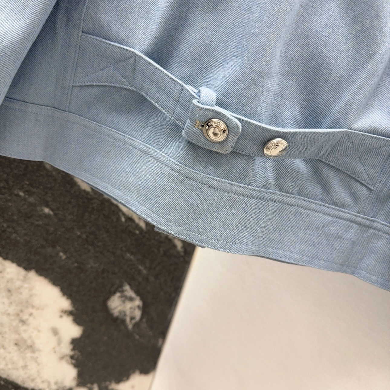 Title: Stylish TB 25SS Striped Female Clothes Summary Summary: High-quality, bold female clothing with a striking striped design, perfect for daily wear in various sizes. - 图片 9