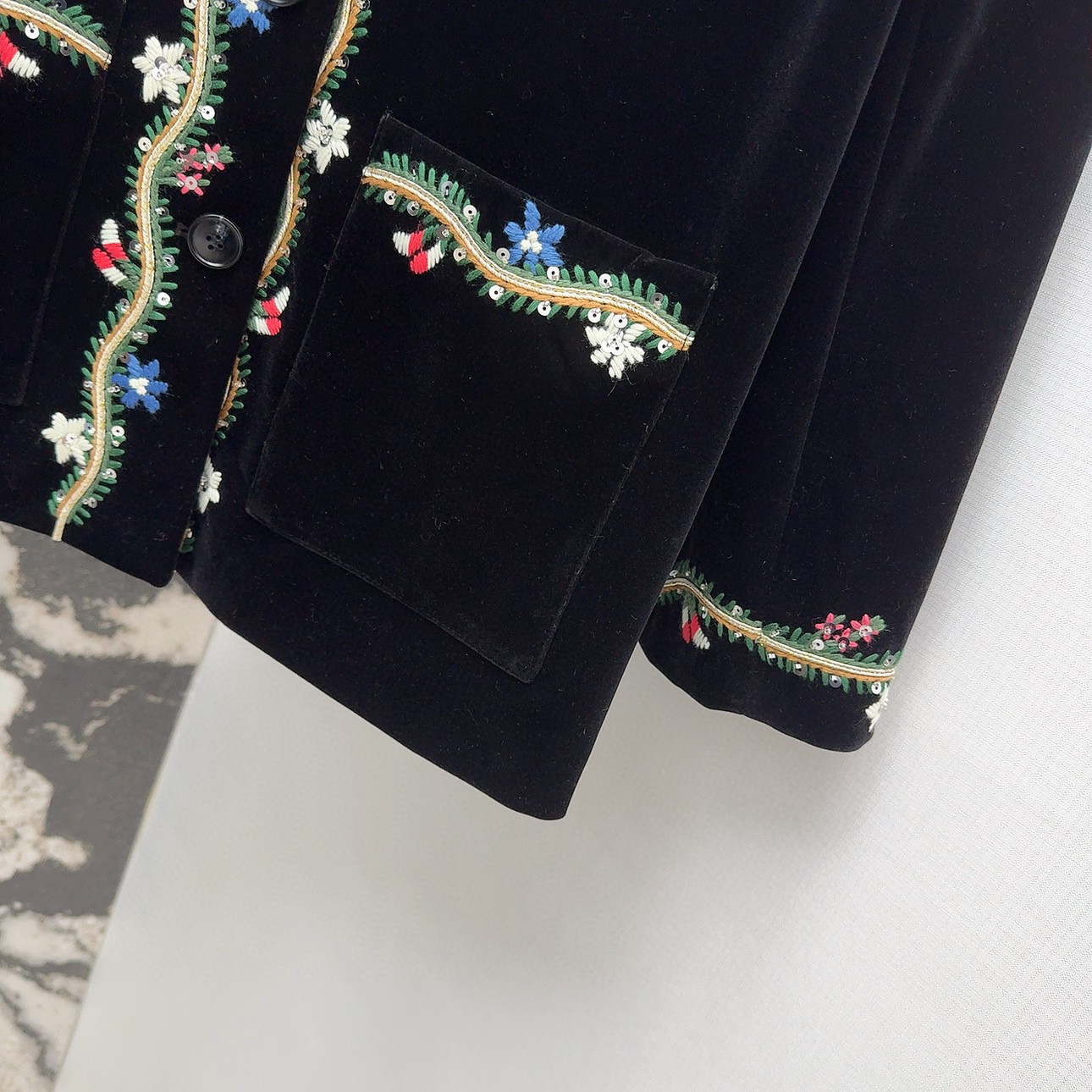 VLTN Velvet Embroidered Blazer - Elegant V-Neck Floral Applique Jacket 6 i1759904165959 7307 0 5