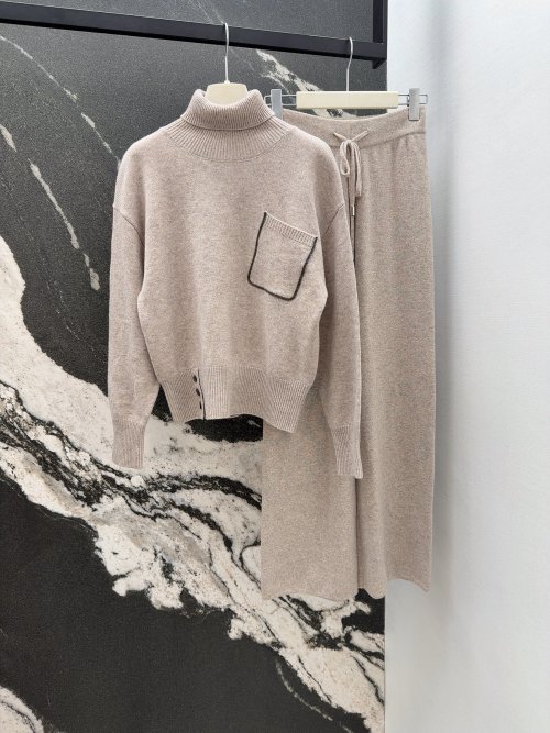 Elegant Wool Knit Set: Turtleneck Sweater and Straight-Leg Pants for Women 1 Elegant Wool Knit Set: Turtleneck Sweater and Straight-Leg Pants for Women