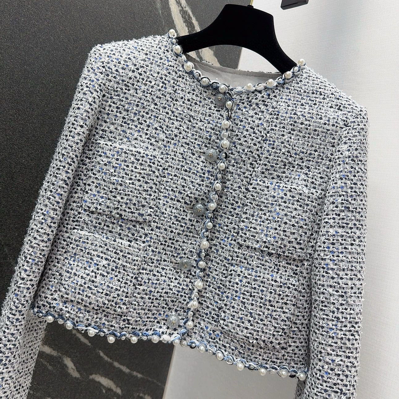 Elegant Tweed Jacket with Pearl Accents - Classic Style, Modern Chic 2 i1761019087581 9733 0 1