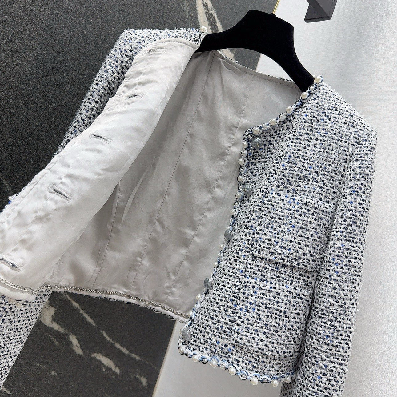 Elegant Tweed Jacket with Pearl Accents - Classic Style, Modern Chic 8 i1761019087713 1094 0 7