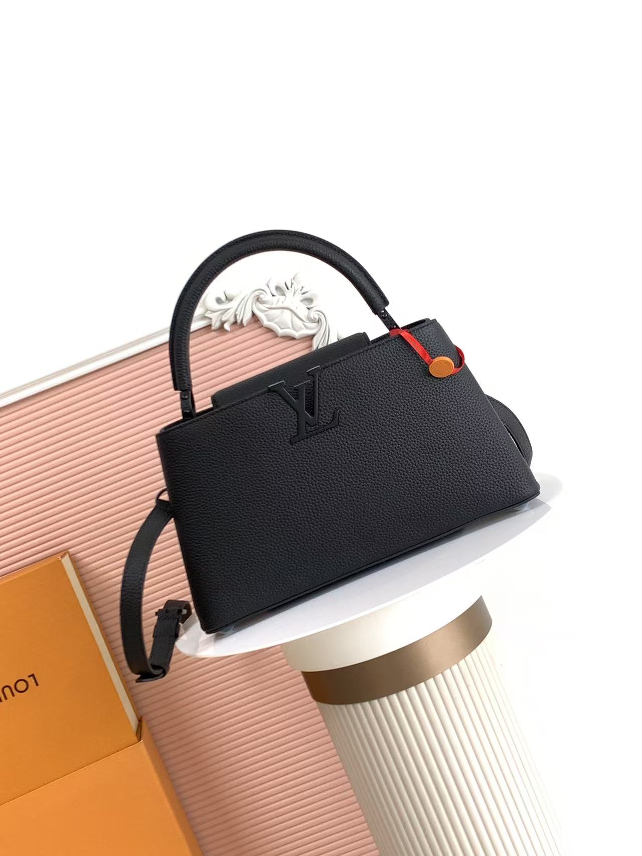 p1080, versión con chip transcodificado [Cuero original súper premium 💋 M23947 tamaño grande negro] Bolso CAPUCINES EA…