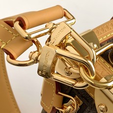 PM83018 迷你 顶级原单Pico Side Trunk 手袋融合 Monogram 帆布和皮革饰边 PM83018 迷你 顶级原单Pico Side Trunk 手袋融合 Monogram 帆布和皮革饰边