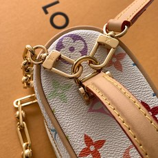 【动态163c01芯片 顶级原单加强版】M13662白彩 本款 Vanity Pouch 手袋出自路易威 【动态163c01芯片 顶级原单加强版】M13662白彩 本款 Vanity Pouch 手袋出自路易威