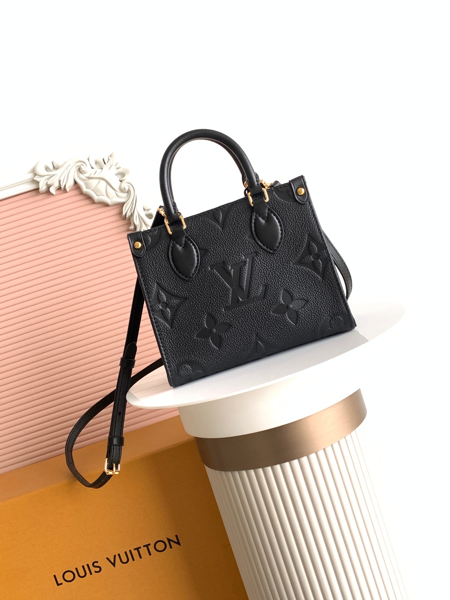 P  M46993黑色 163芯片 顶级原单本款 OnTheGo BB 手袋为 Monogram Emp