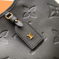 P顶级原单M46288黑 CarryAll 小号手袋取材 Mono gram Empreinte 压纹皮 P顶级原单M46288黑 CarryAll 小号手袋取材 Mono gram Empreinte 压纹皮