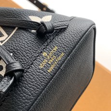 P动态芯片 M46291黑丝印 顶级原单 本款 Nano Noé 手袋为 Monogram Empre P动态芯片 M46291黑丝印 顶级原单 本款 Nano Noé 手袋为 Monogram Empre