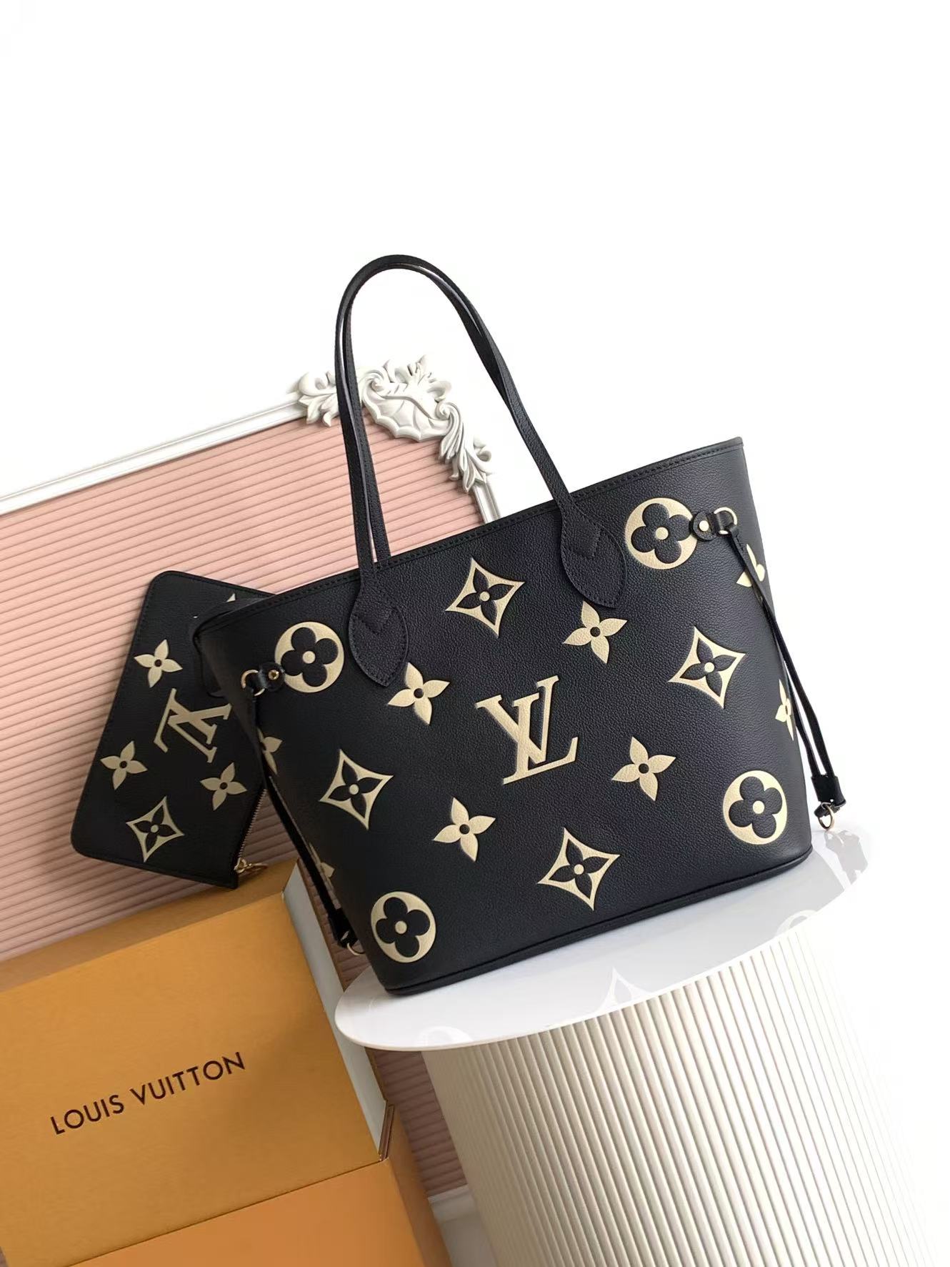 【动态163c01芯片】M58907黑丝印 顶级原单【独家背景实拍】本款 Neverfull 中号手袋先
