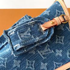 PM28287蓝色 M27623绿色 本款 Carryall Cargo 小号手袋出自 Denim Re PM28287蓝色 M27623绿色 本款 Carryall Cargo 小号手袋出自 Denim Re