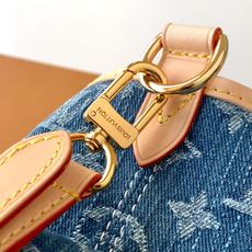 PM28287蓝色 M27623绿色 本款 Carryall Cargo 小号手袋出自 Denim Re PM28287蓝色 M27623绿色 本款 Carryall Cargo 小号手袋出自 Denim Re