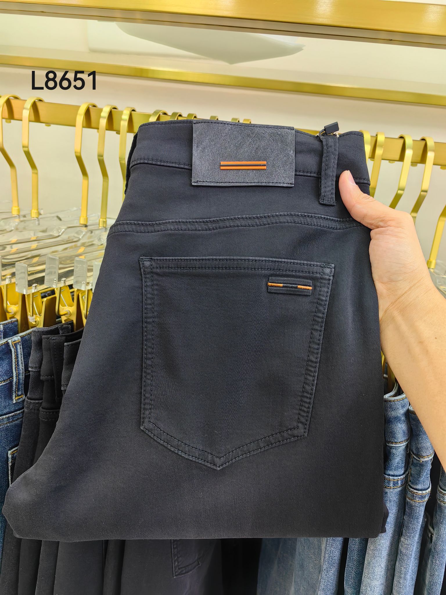 NO:127270,New for summer (new for summer); high elastic knitted denim fabric, soft and comfortable [hair][hair][seduction][seduction][seduction] Model number L8651, 30-40, loose straight,,alexander wang19860909春夏新款（new for summer)；高弹针织牛仔面料,柔软舒适[發][發][勾引][勾引] 款号L8651 码数30-40 版型宽松直筒,,alexander wang,Men's clothing