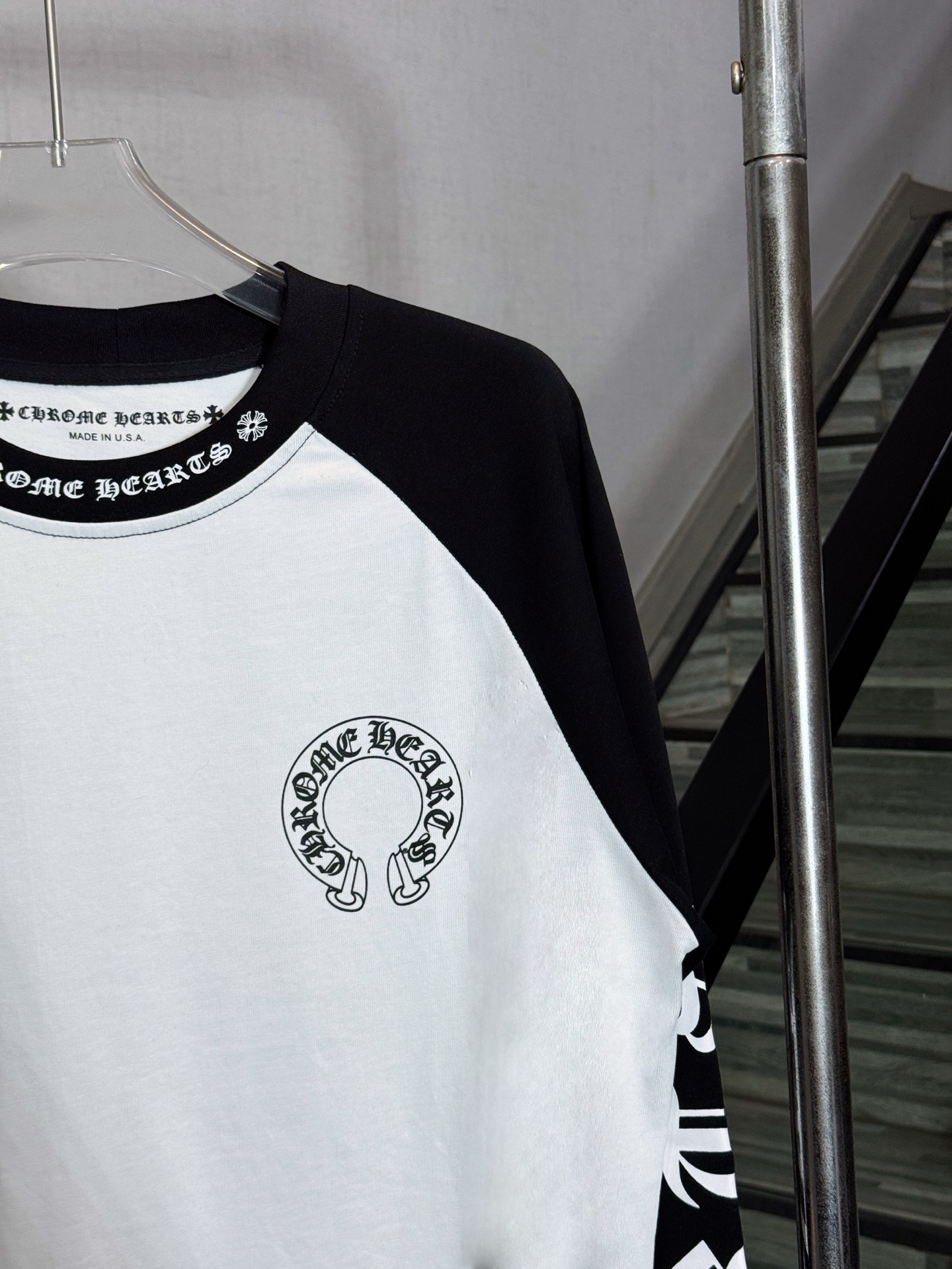 Chrome Hearts Camiseta de Manga Larga con Diseño en Contraste 8 i1756648435176 6816 0 7