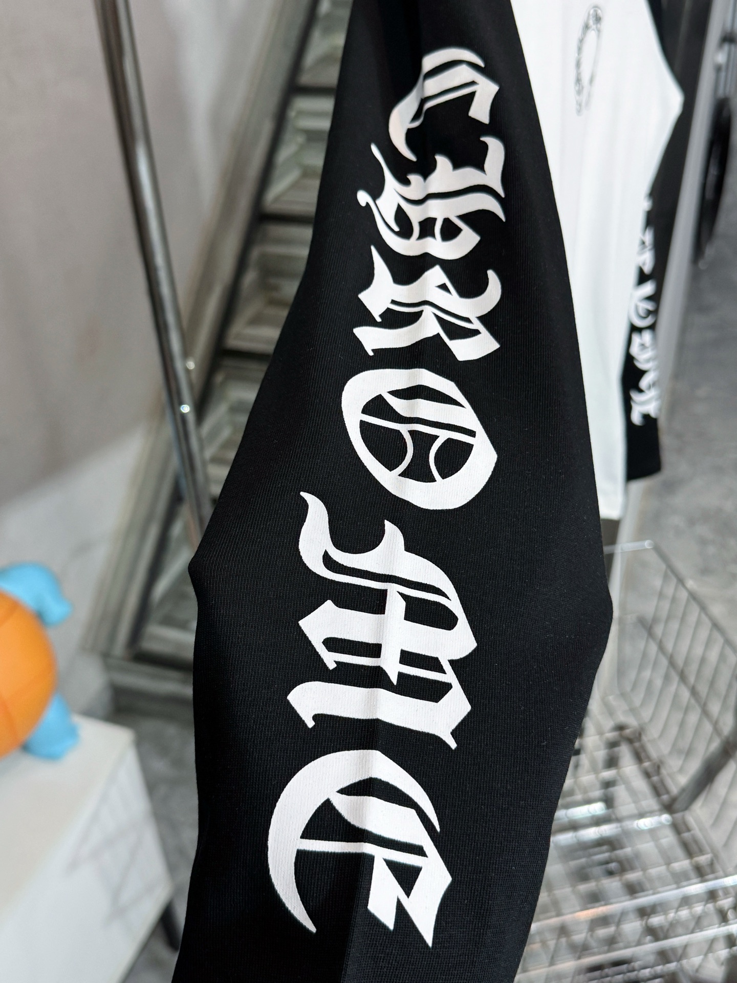 Chrome Hearts Camiseta de Manga Larga con Diseño en Contraste 6 i1756648435284 2665 0 5