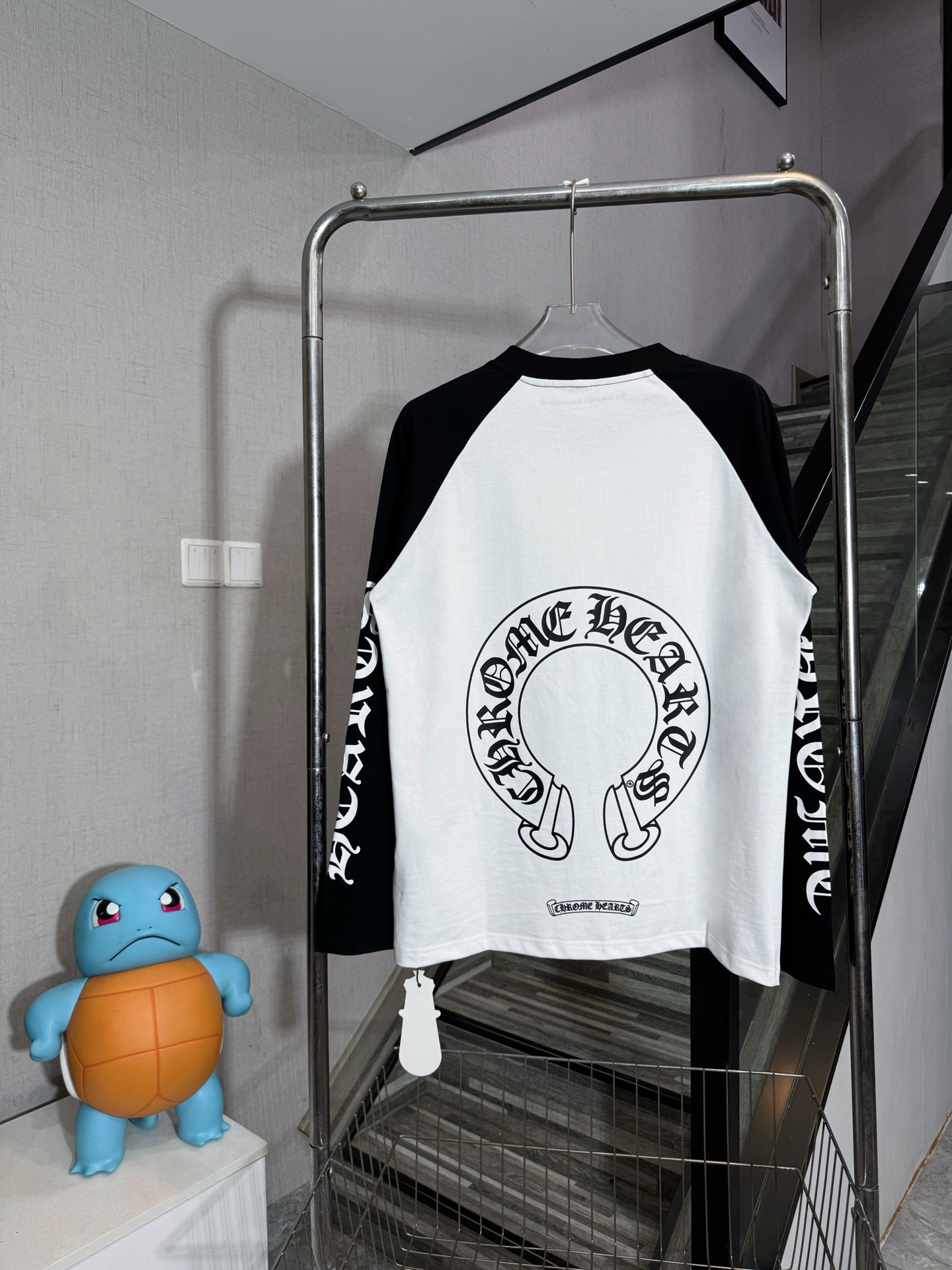 Chrome Hearts Camiseta de Manga Larga con Diseño en Contraste 3 i1756648435324 4393 0 1